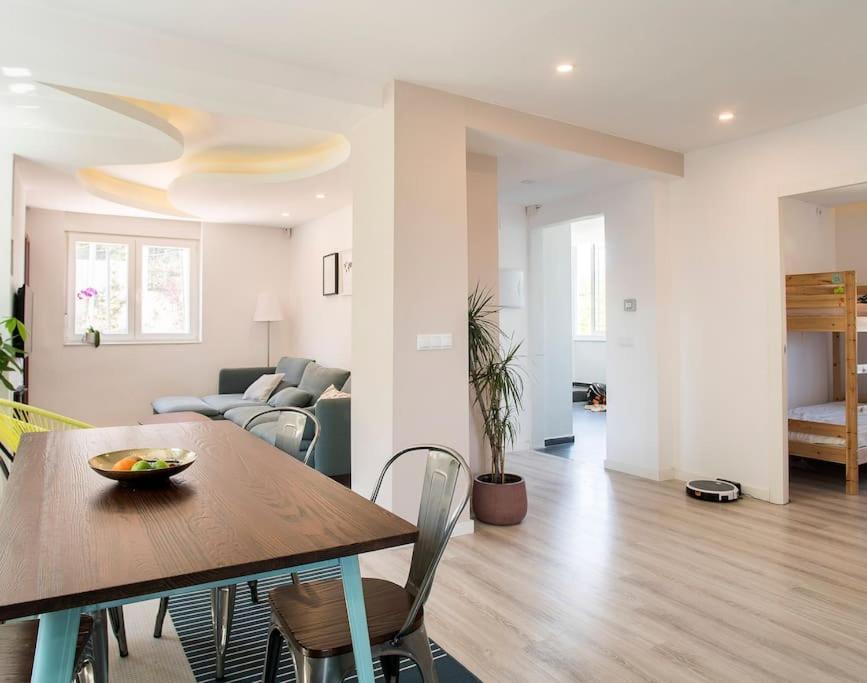 הוילה Cervelló 20 Min From Bcn- Charming House W/ Pool & Bbq Area מראה חיצוני תמונה