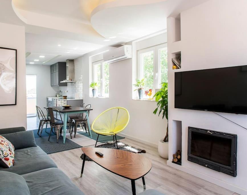 הוילה Cervelló 20 Min From Bcn- Charming House W/ Pool & Bbq Area מראה חיצוני תמונה