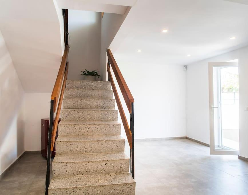 הוילה Cervelló 20 Min From Bcn- Charming House W/ Pool & Bbq Area מראה חיצוני תמונה
