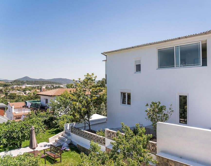 הוילה Cervelló 20 Min From Bcn- Charming House W/ Pool & Bbq Area מראה חיצוני תמונה
